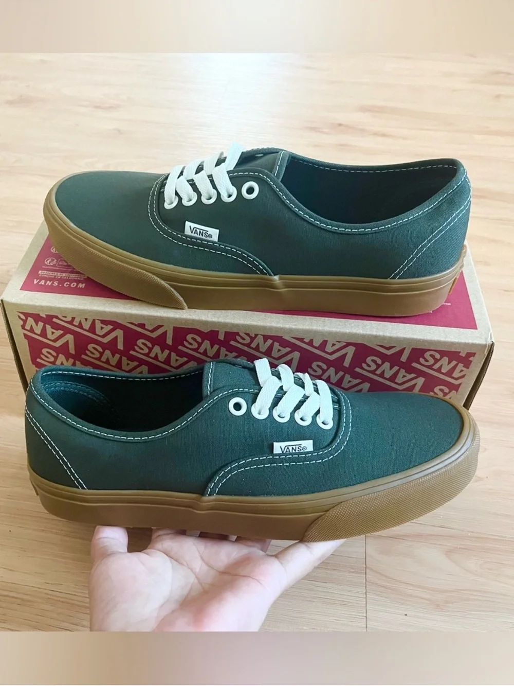 Vans Authentic Shoe Gum Obsidian Fern Green Women 10.0 US